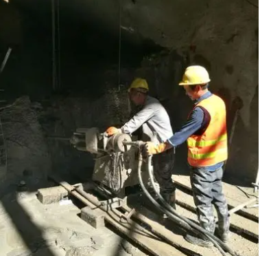 和舍镇水下抗分散灌浆料特点 水下不分散注浆料介绍